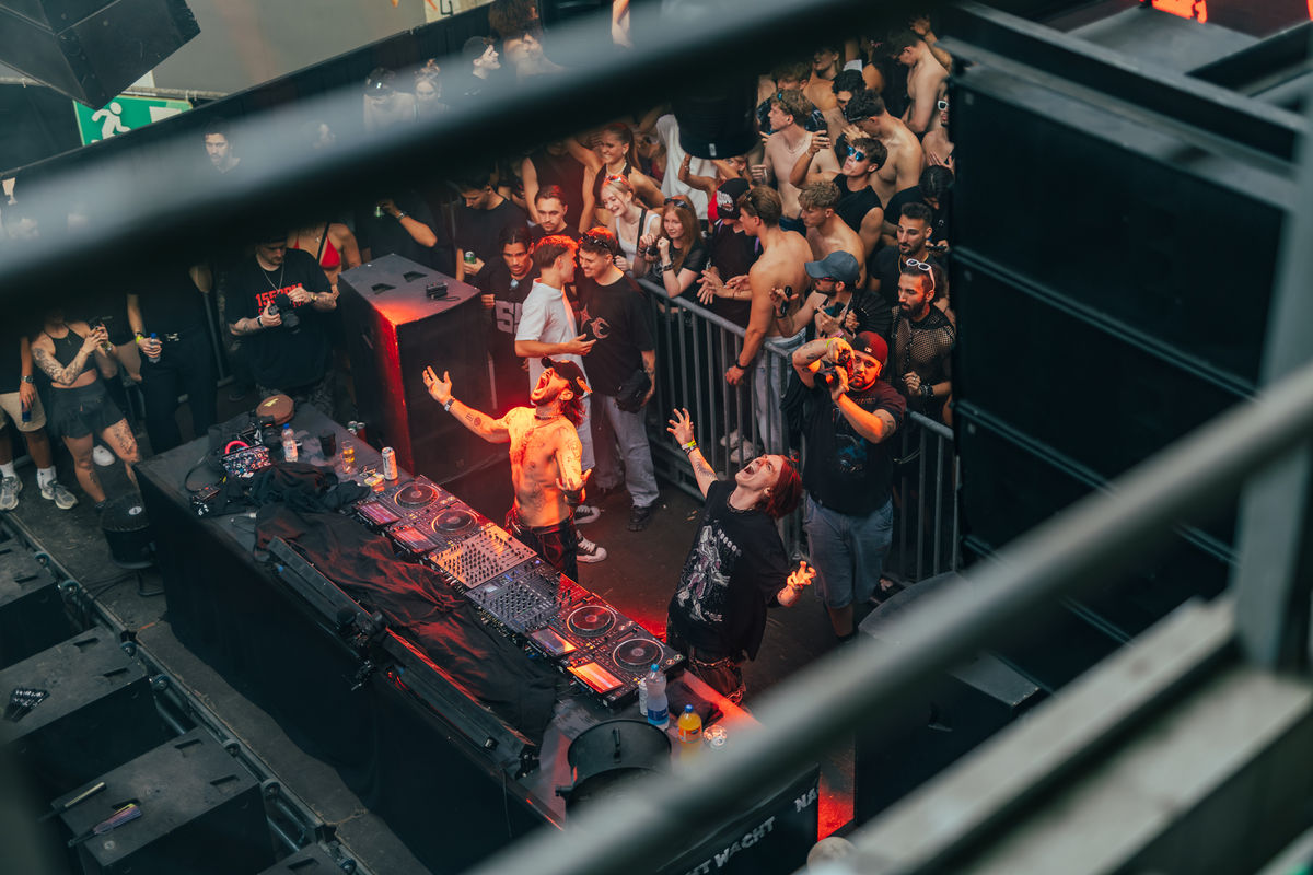 Loading... just a sec